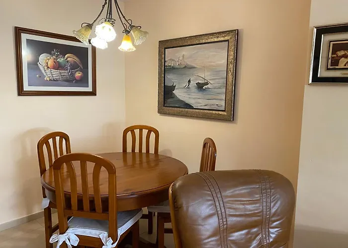 Living シッチェス